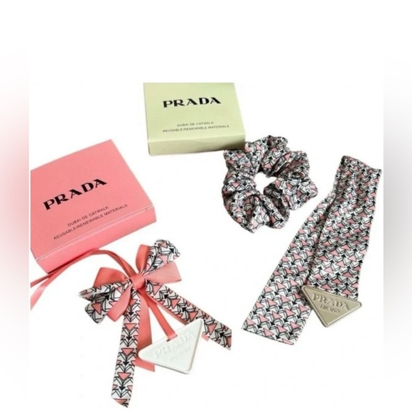 NIB Prada Dubai VIP Gift Set - Picture 2 of 13